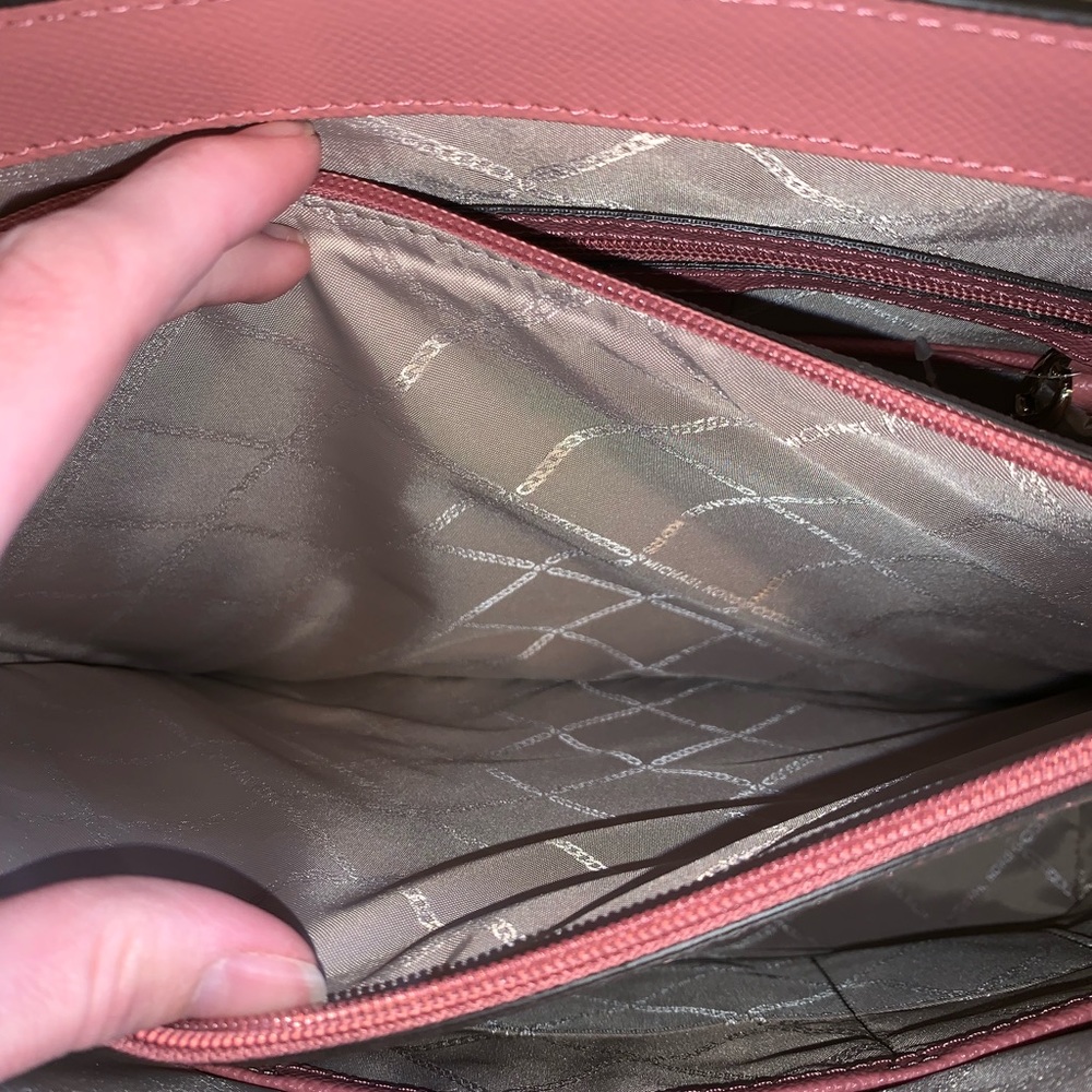 Michael Kors voyager east west tote - Picture 7 of 8